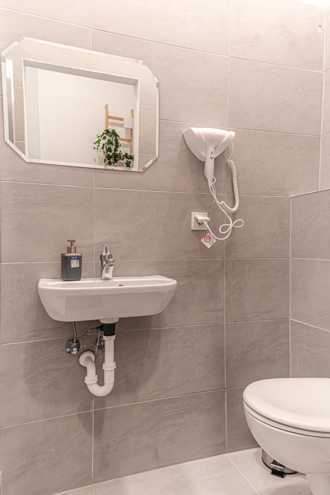 Stylish Studio Apartment Wiener Stadthalle Zewnętrze zdjęcie
